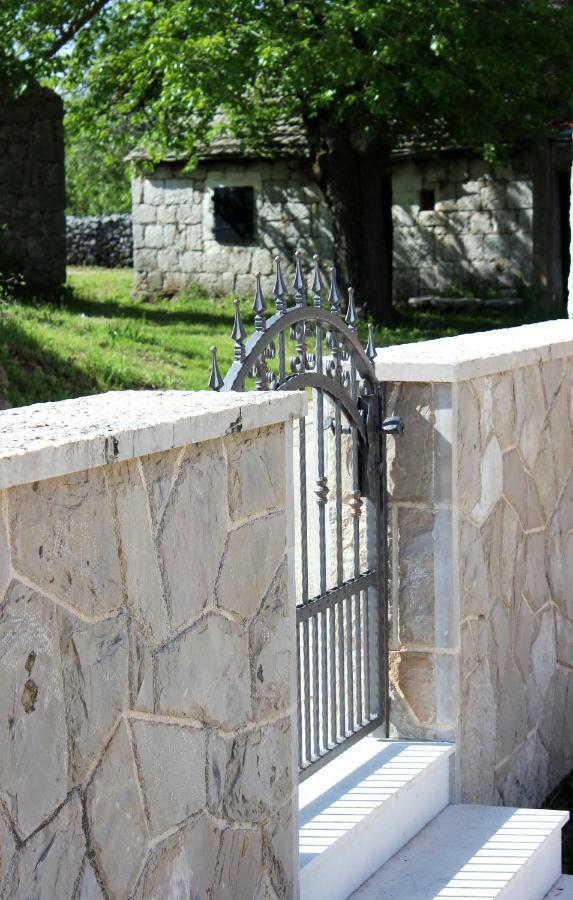 Stone Cottage Aria Velika Čista Екстериор снимка